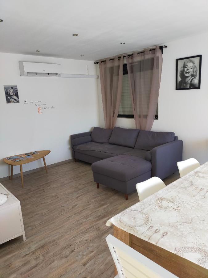 Logement Atypique Arles Exterior foto